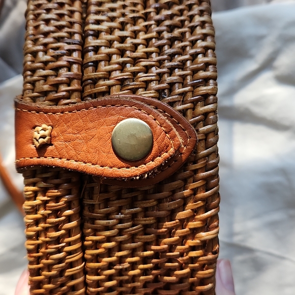 Amerii Woven Cross-Body Bag - Picture 8 of 8